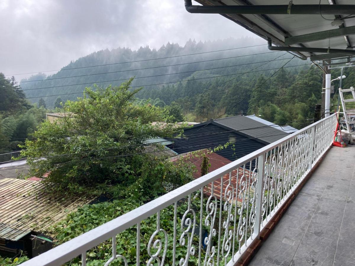 老老街 誠君民宿 Fenchihu Exterior photo